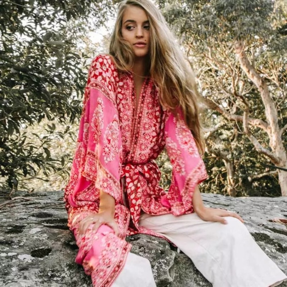 ONE LEFT! 5 ⭐️ DEL MAR Floral Pink Kimono - Picture 2 of 8